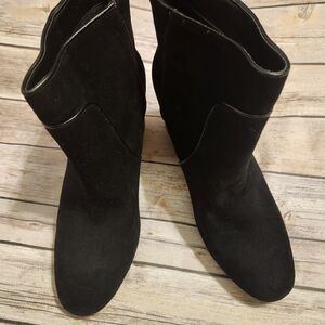 AEROSOLES Black Heeled Boots Size 10